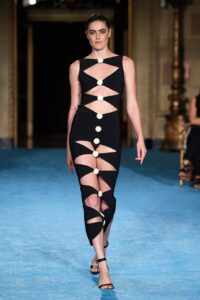 Siriano vs. Moschino – care e colecția ta preferată
