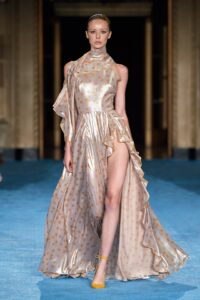 Siriano vs. Moschino – care e colecția ta preferată
