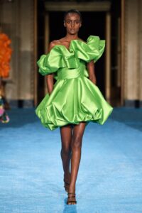 Siriano vs. Moschino – care e colecția ta preferată