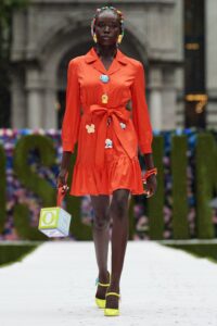 Siriano vs. Moschino – care e colecția ta preferată