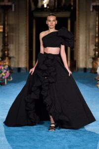 Siriano vs. Moschino – care e colecția ta preferată