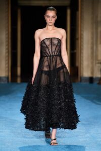 Siriano vs. Moschino – care e colecția ta preferată
