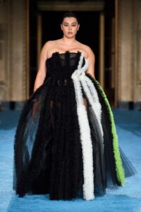 Siriano vs. Moschino – care e colecția ta preferată