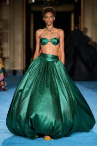 Siriano vs. Moschino – care e colecția ta preferată