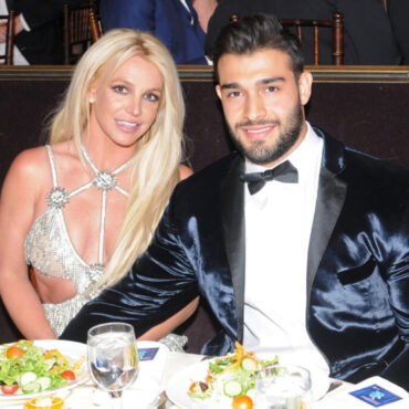 Britney Spears s-a logodit. Iată cum arată inelul cu diamant