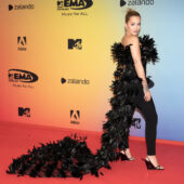 Ținute îndrăznețe și pline de culoare la MTV EMA 2021