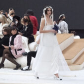 Equestrian Chic la Chanel și look-uri Haute Couture