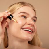 Tot ce trebuie să știi despre ingredientul vedetă al îngrijirii pielii: acidul hialuronic