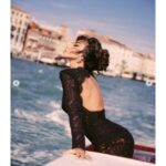 Mădălina Ghenea, emoții pe covorul roșu de la Veneția!
