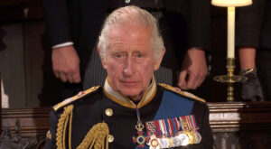 Palatul Buckingham dezvăluie un nou portret al familiei regale