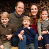 Fotografia de familie a Prinților de Wales transformată în felicitare de Crăciun