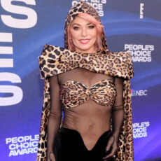 Ținute pline de grație la People’s Choice Awards