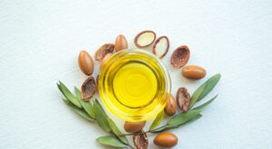 Cum te ajută uleiul de argan în lupta împotriva ridurilor
