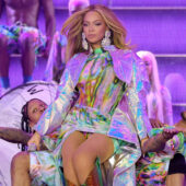 Beyonce a început turneul Renaissance într-un șir de ținute pline de farmec
