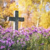 Ce înseamnă când visezi un cimitir