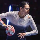 Descoperă știința din spatele aruncării de neoprit a Cristinei Neagu