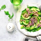 Salatele care dau… tonul dietelor