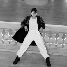 Calvin Klein îl prezintă pe Jung Kook în Jeans pentru campania Primăvara 2024