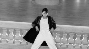 Calvin Klein îl prezintă pe Jung Kook în Jeans pentru campania Primăvara 2024