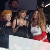 Taylor Swift, Ice Spice și Blake Lively la SuperBowl