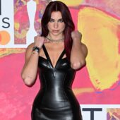 BRIT Awards 2024: moda și muzica s-au întâlnit într-o simfonie perfectă de stil