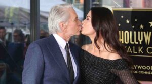 Michael Douglas şi Catherine Zeta-Jones, povestea lor şi magicul 25!