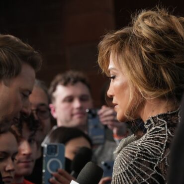 Jennifer Lopez la „Kiss of the Spider Woman” de la Sundance Film Festival 2025