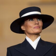 mesajele secrete transmise de Melania trump