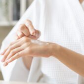 Crema cu uree, beneficii în îngrijirea și hidratarea pielii