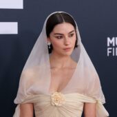 La Premiile Grammy din 2025, decolteurile au fost din nou în vogă