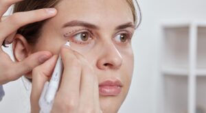 Blefaroplastia – secretul unui contur ocular rejuvenat