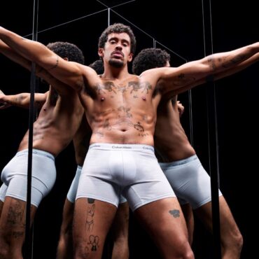 Bad Bunny în noua campanie Calvin Klein