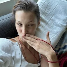 Cea mai frumoasă femeie luptă cu depresia și anxietatea: “Urăsc oglinda!”
