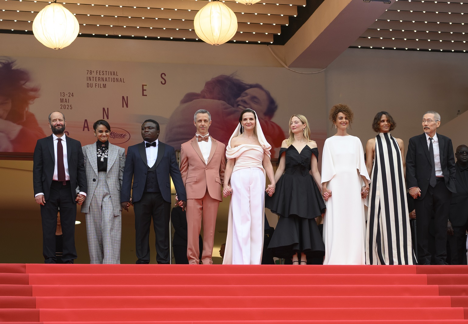 Cannes 2025, jurații în prim-plan: ținute, simboluri și declarații vizuale pe Croisette
