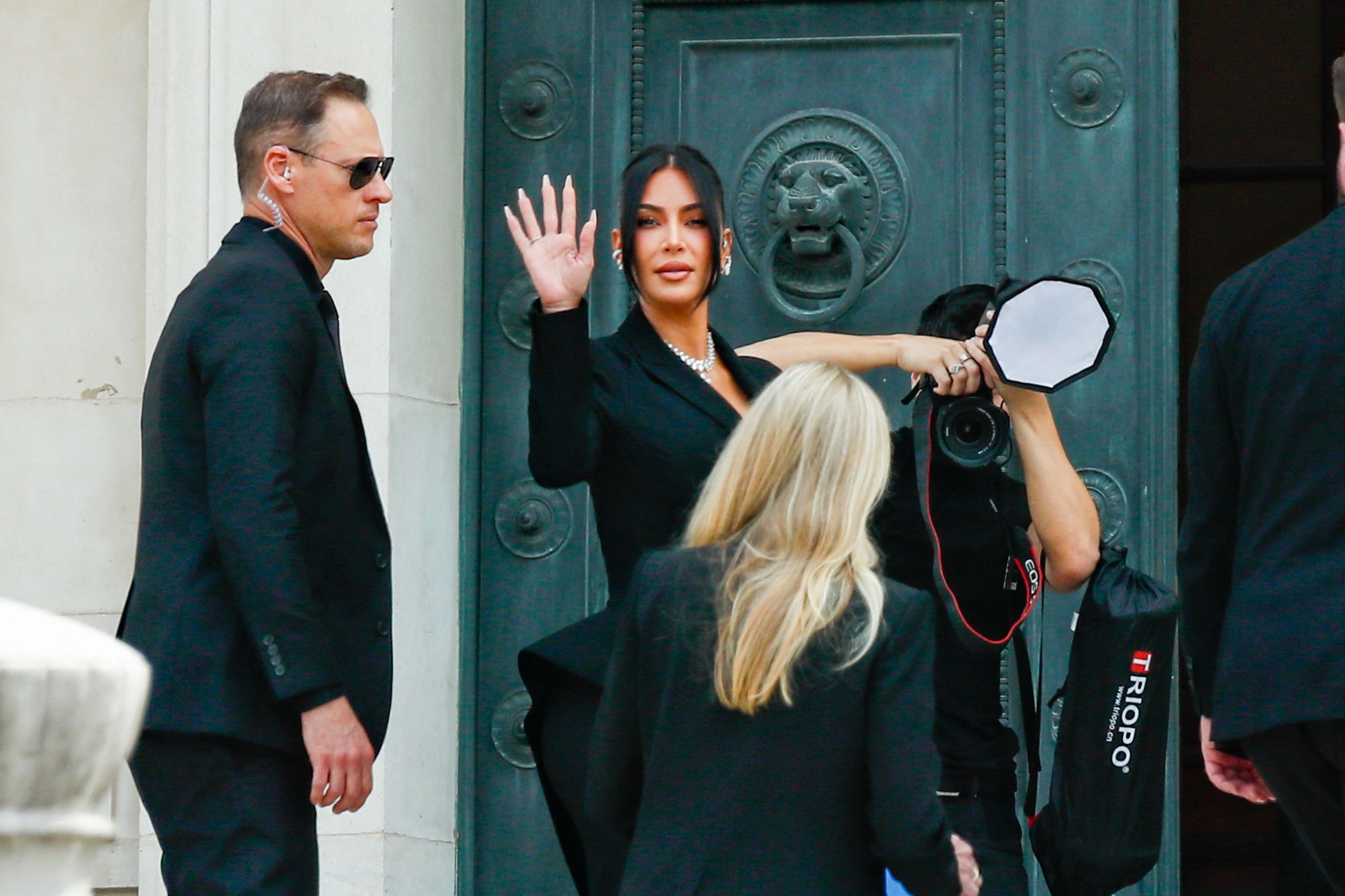 Kim Kardashian: despre putere, traumă și controlul propriei imagini