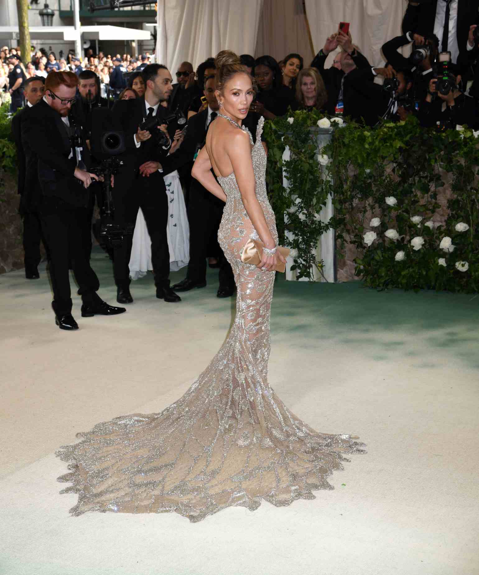 jennifer lopez gala met 2024