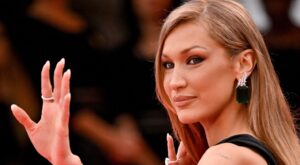 LIVE din Cannes de pe covorul roșu: ce rochii spun pa! regulilor și cine este dat afară