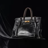 Prima geantă Birkin vreodată creată este scoasă la licitație