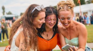 Makeup de festival: 5 idei pe care trebuie să le încerci