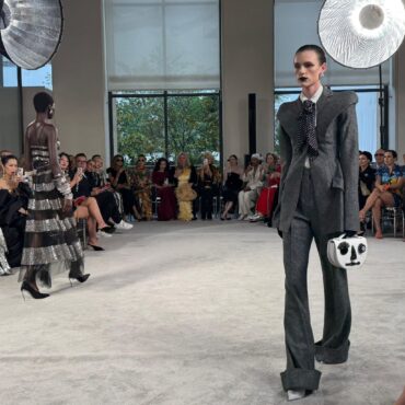 Schiaparelli deschide Săptămâna Haute Couture