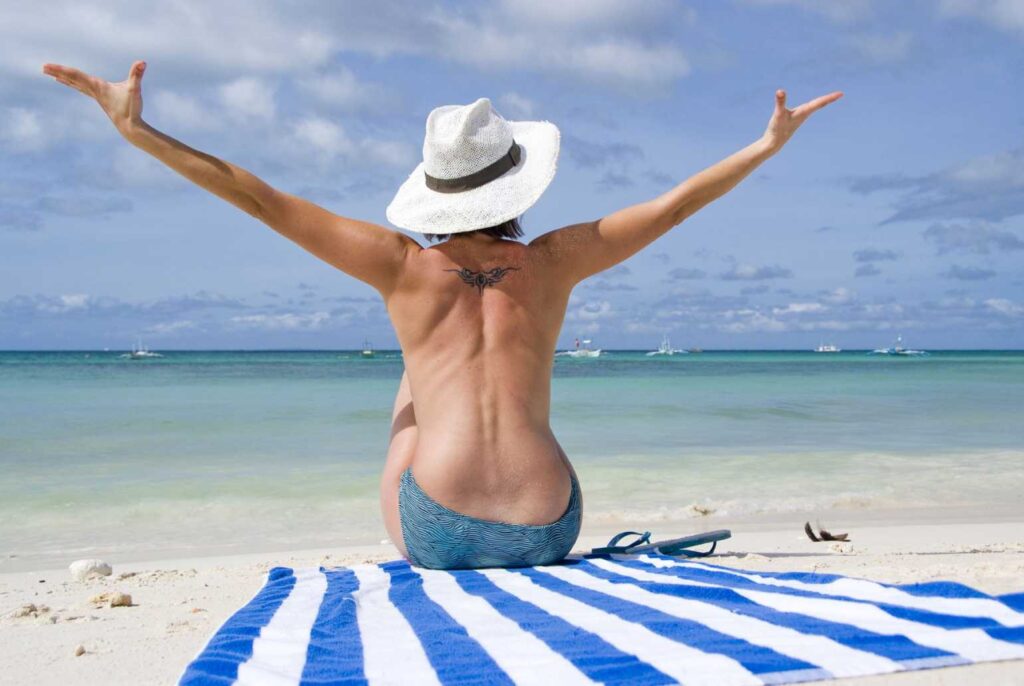 tatuaj discret la mare