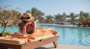 Destinații globale estivale 2025 și atracții noi în turism: noctoturismul și turismul pentru longevitate