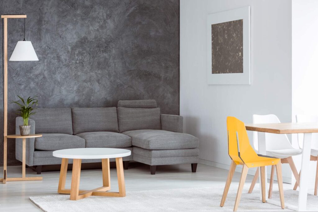 Cum faci un apartament mic să pară mai spațios: trucuri de design interior