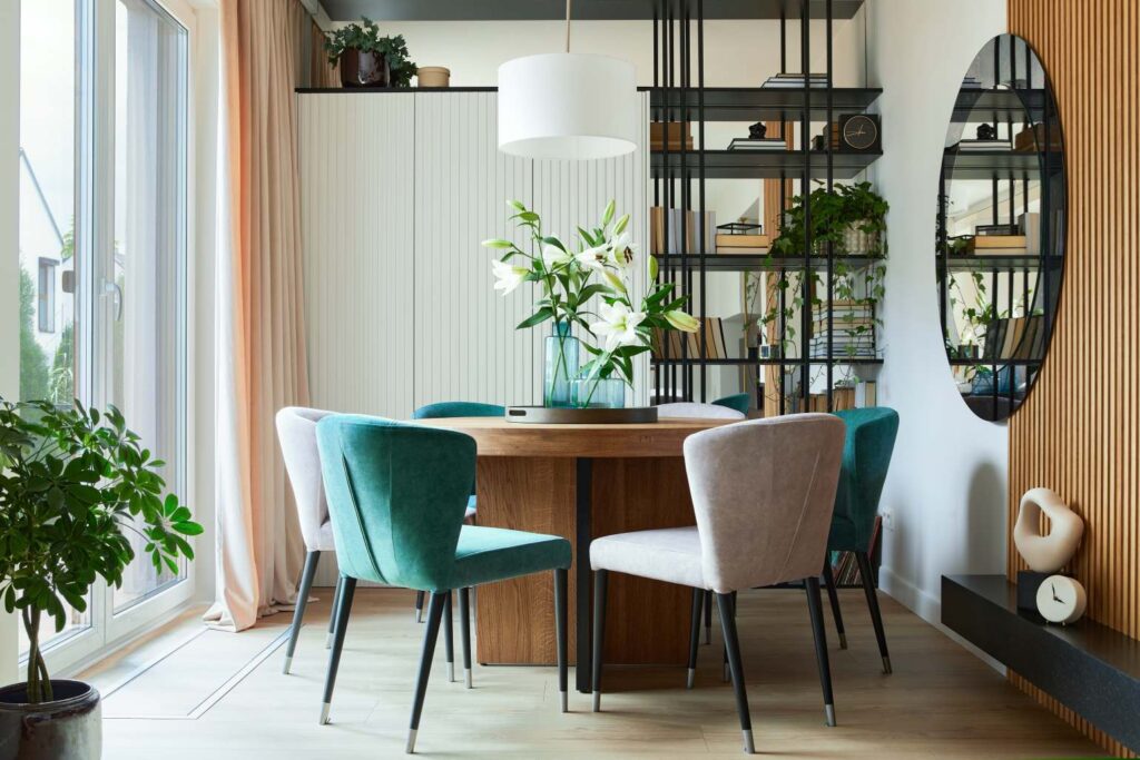 Cum faci un apartament mic să pară mai spațios: trucuri de design interior