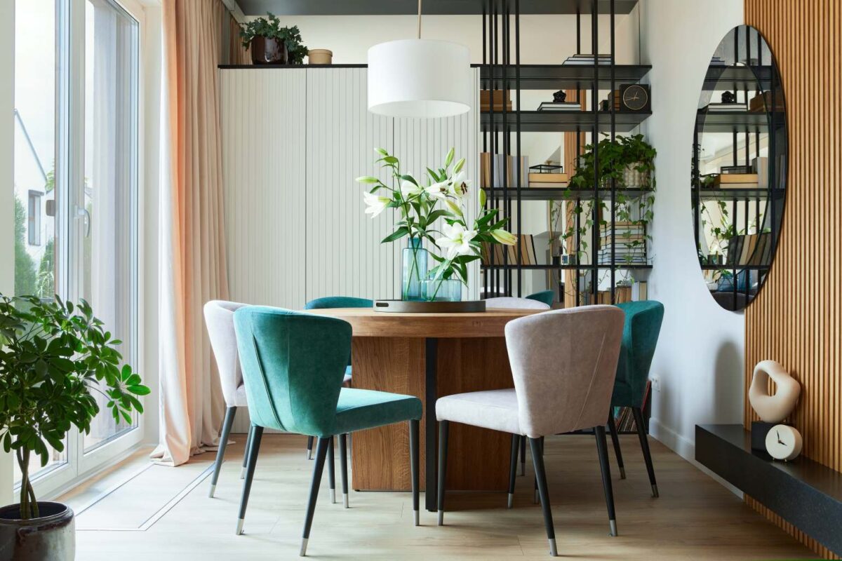 Cum faci un apartament mic să pară mai spațios: trucuri de design interior