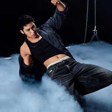 Straight Jean din anii ’90 revine în noua colecție de toamnă Calvin Klein