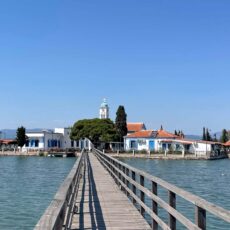 Mănăstirea plutitoare de la Porto Lagos: un colț de rai în nordul Greciei