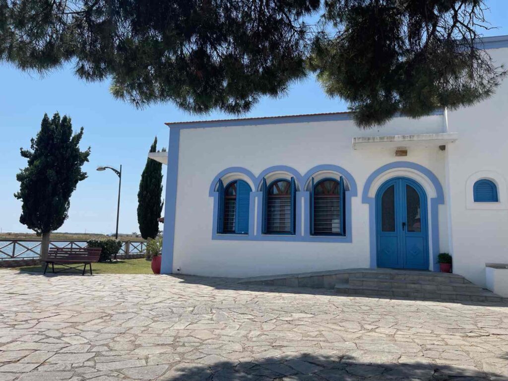 Mănăstirea plutitoare de la Porto Lagos: un colț de rai în nordul Greciei