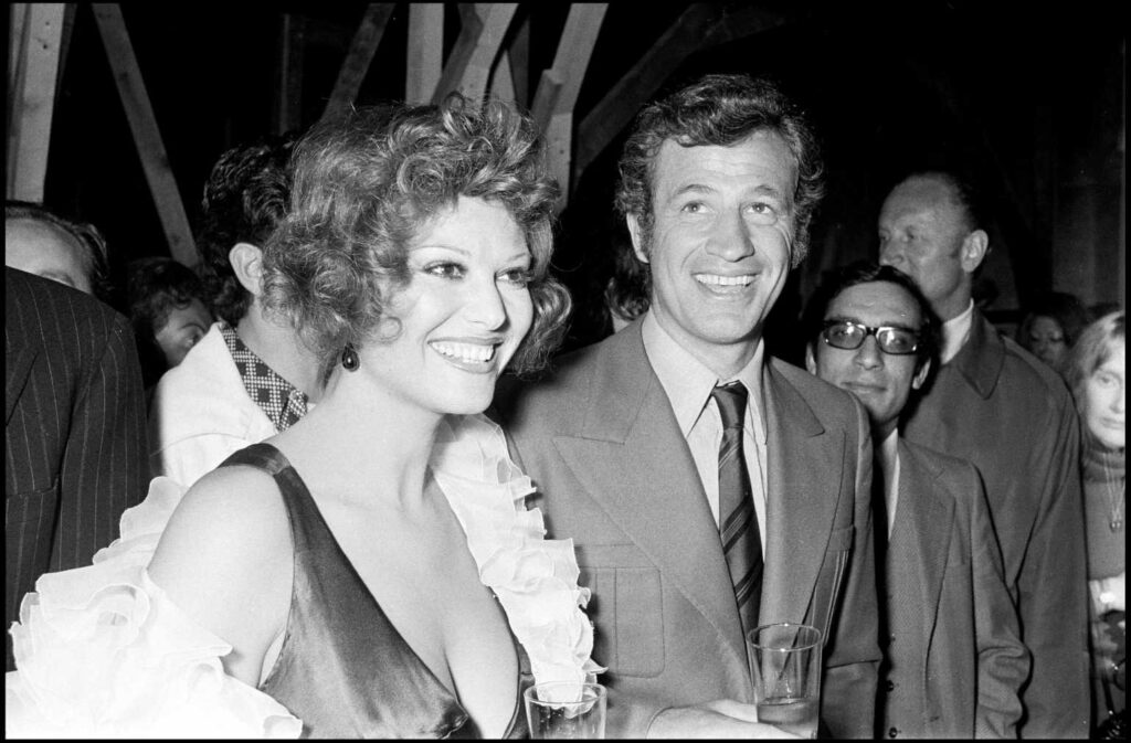 JEAN PAUL BELMONDO ET CLAUDIA CARDINALE AU FESTIVAL DE CANNES EN 1972