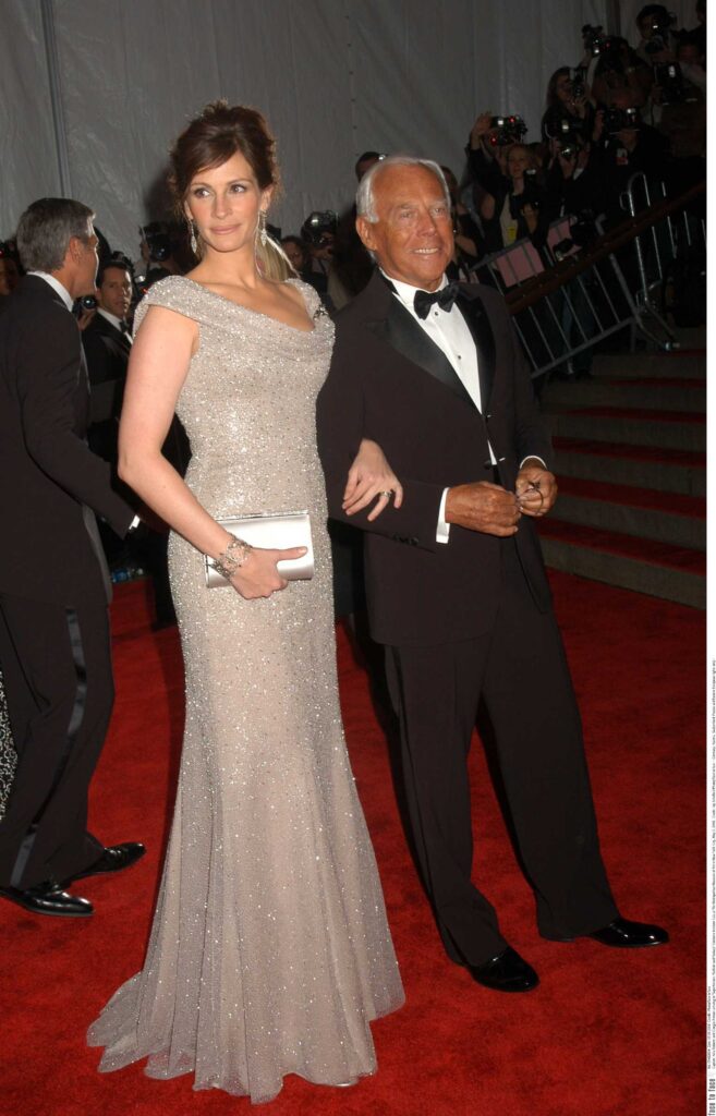Julia Roberts si Giorgio Armani la Met Gala 2008